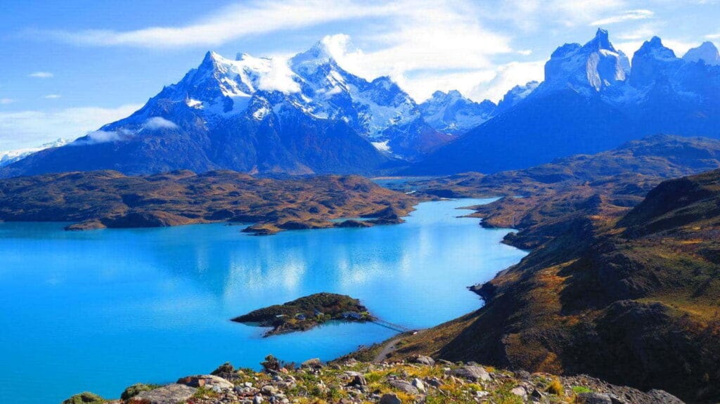 Jezioro Grey w Parku Narodowym Torres del Paine w Chile