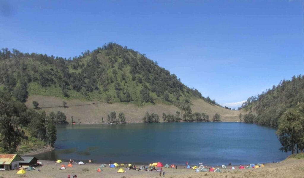 Jezioro Ranu Kumbolo, Jawa, Indonezja