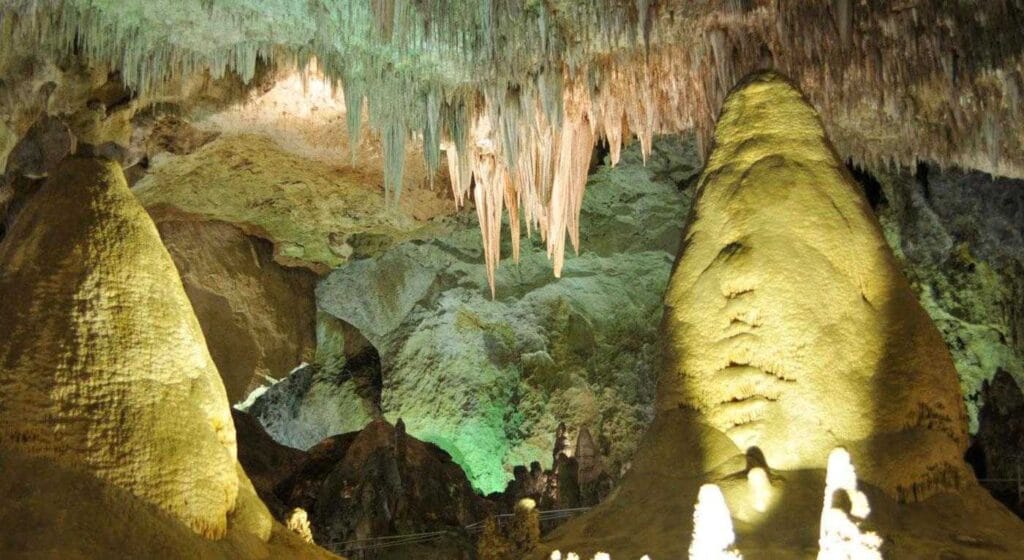 Park Narodowy Carlsbad Caverns w Nowym Meksyku: odkryj głębiny