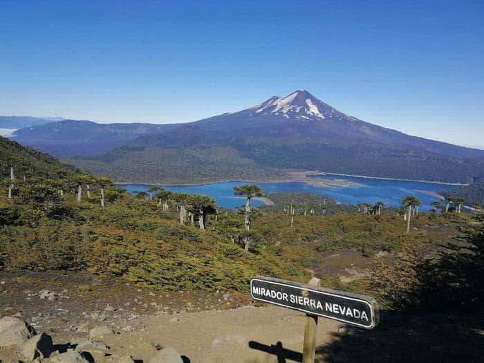 Wulkan Sierra Nevada w Chile z punktu widokowego