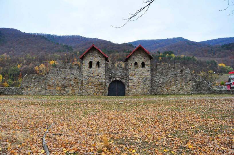 Zamek Arutela, Rumunia